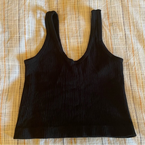 Urban Outfitters Drew seamless ribbed black bra top - Picture 3 of 4